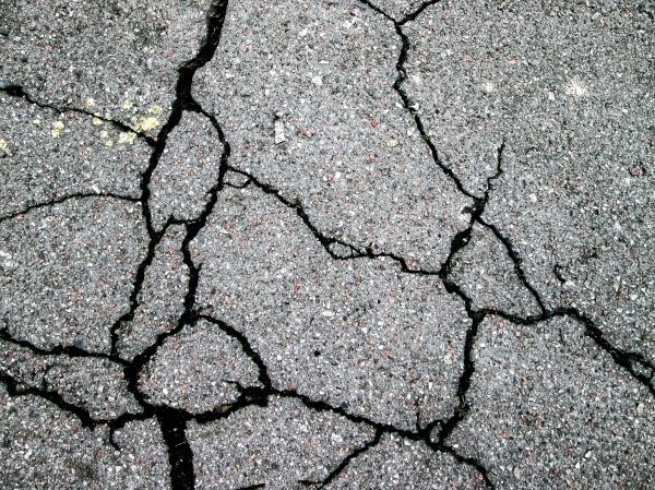 Driveway Crack Filling in Folsom